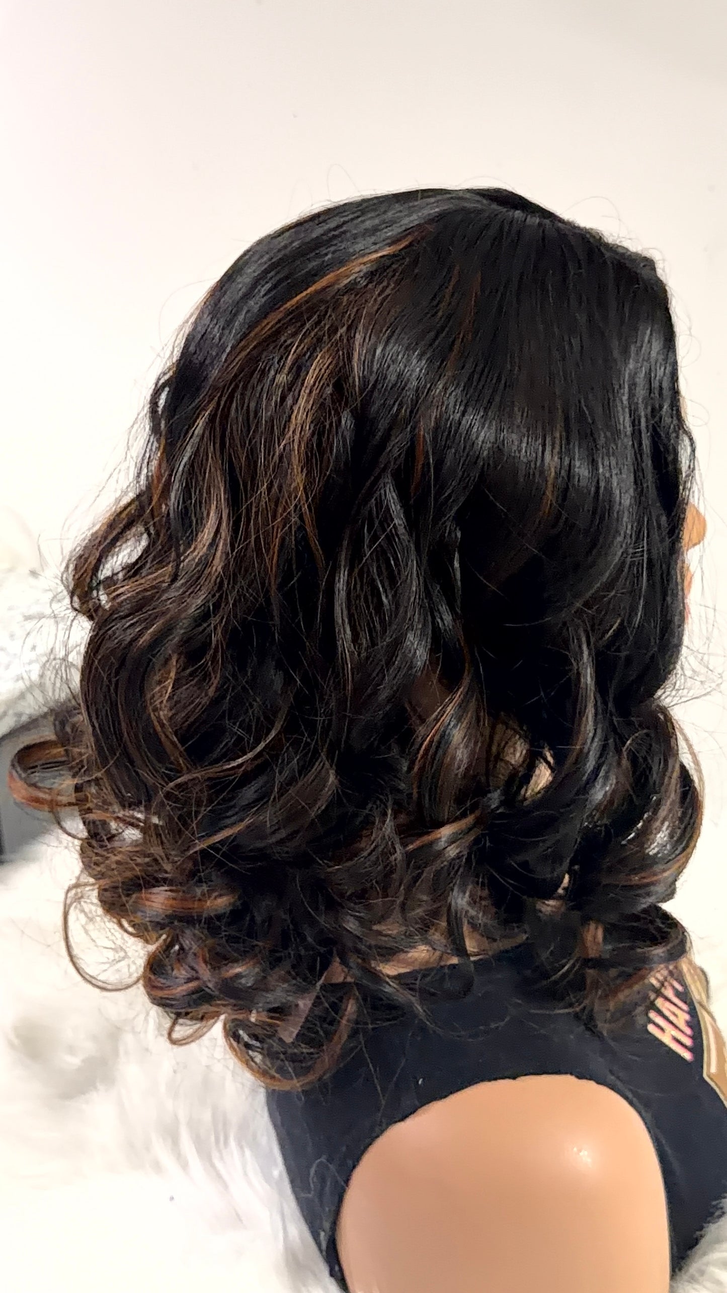 Caramel Luxe - Synthetic 16 Inch Loose Wave Wigs for Women Featuring with Big Curls, 4*1 Lace Front, Shoulder-Length, Middle Part, And Made from Synthetic Materials in Ombre Brown with Highlights And Black